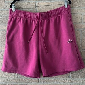 Alo raspberry sorbet accolade shorts  Retired Color XL